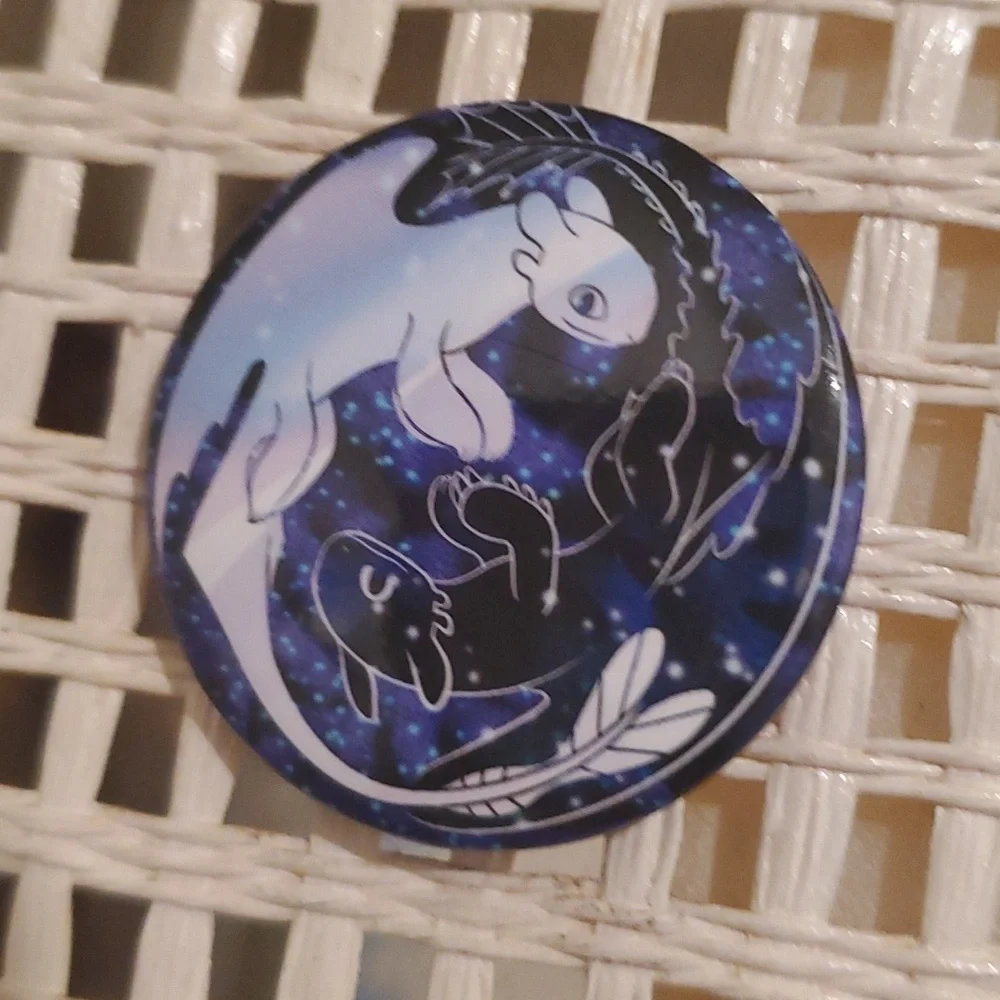 Toothless To Train A Dragon Button 1 in. Bookbag Accessories - Picture 4 of 4